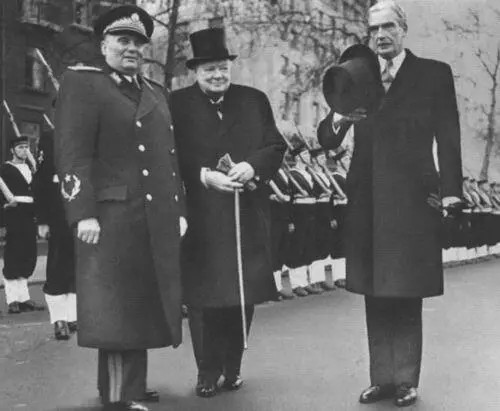 Тито Черчилль и глава британского МИДа Иден Лондон март 1953 г Первый - фото 34