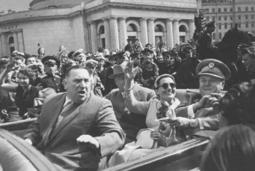 Первый визит Тито в СССР после конфликта со Сталиным Маршала приветствуют в - фото 35