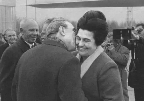 и оба любили красивых женщин Брежнев и Йованка Броз В свободное время Тито - фото 45