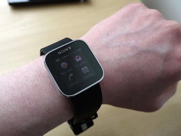 Sony Xperia smartwatch фото slashgearcom Однако это всё было разминкой для - фото 74