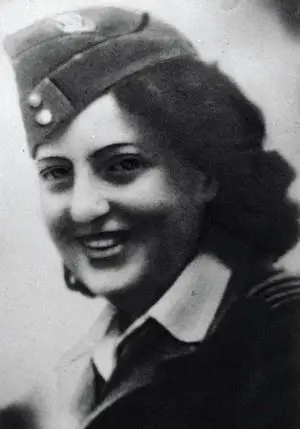 Хана Сенеш родилась 17 июля 1921 года в Будапеште Ее отец Бела Сенеш - фото 1
