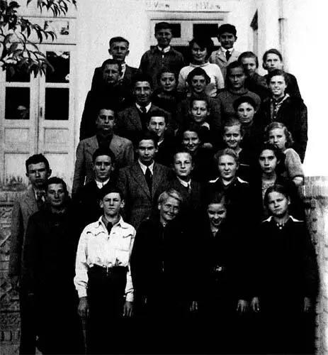 Польская гимназия Михал в центре Тегеран Конец 1942 г Эвакуация по - фото 23