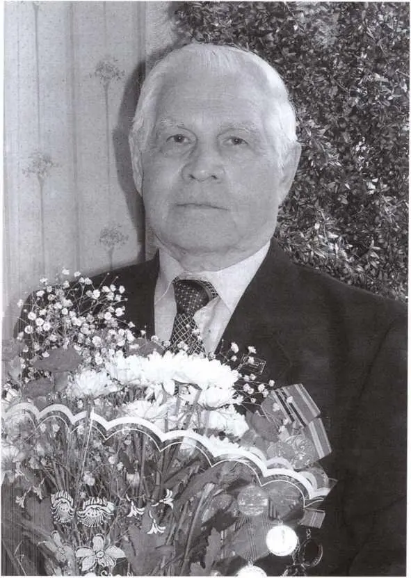 Валерий Николаевич Вахромеев Вахромеева Антонина Константиновна мать Валерия - фото 2