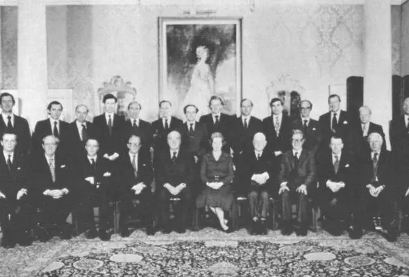 Первое правительство Тэтчер Май 1979 г Знаменитая Даунингстрит где - фото 19