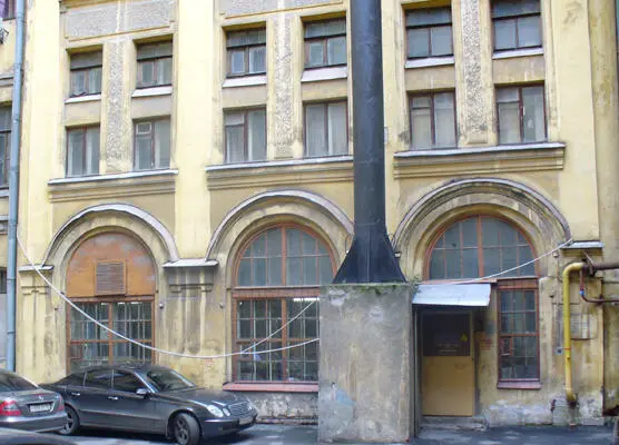 Котельная в доме 6 по Адмиралтейской набережной вид со двора 2010 В моих - фото 2