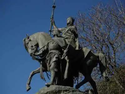 Памятник королеве Изабелле Кастильской в Мадриде Скульптор Мануэль Канет У - фото 38