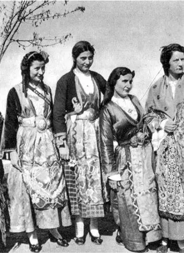 Девушки Тасоса Дом в Солониках где родился Кемаль Ататюрк Вид на - фото 19