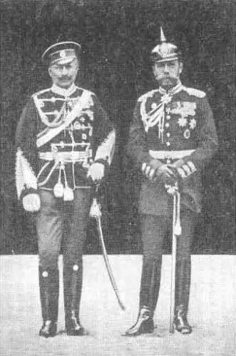Императоры Николай II и Вильгельм побратски обменявшись военными мундирами - фото 12
