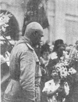 Генерал Деникин Цветы освободителю Харьков июнь 1919 г Генерал АИ - фото 70