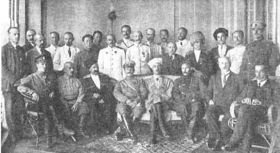 Последнее правительство юга России слева направо сидят начальник штаба - фото 77