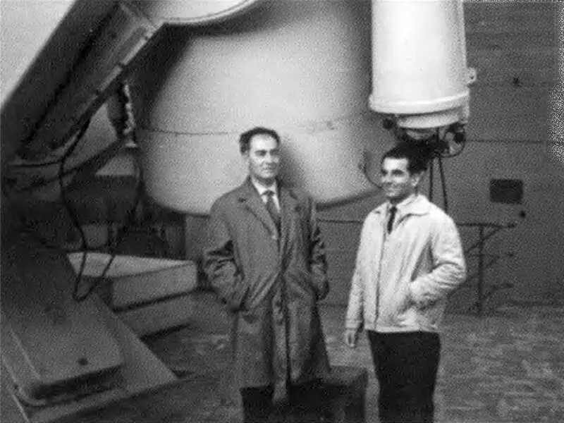 Бениамин Егишевич Маркарян и Эдуард Еремович Хачикян в башне метрового Шмидта - фото 65