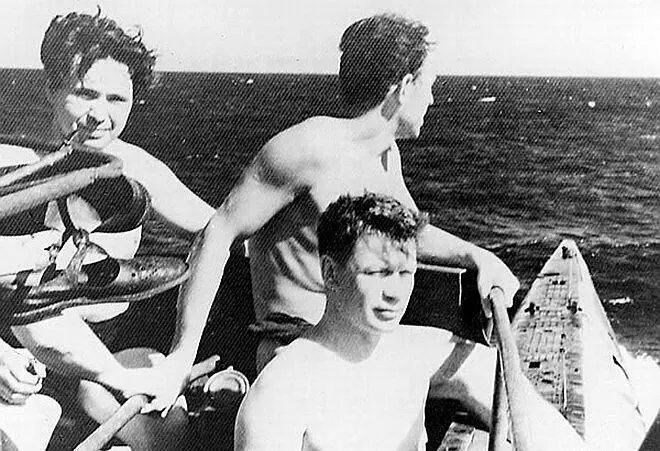 На мостике подводной лодки Б75 Саргассово море октябрь 1962 г На первом - фото 47
