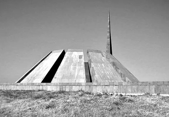 Мемориал жертвам геноцида армян в османской Турции Ереван Вскоре Турция - фото 16