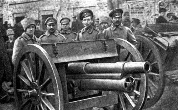 Революционные солдаты у Моссовета Октябрь 1917 г Правительство показало себя - фото 19