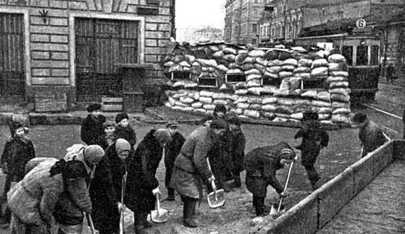 Строительство оборонительных сооружений на улицах Москвы Генеральное - фото 46