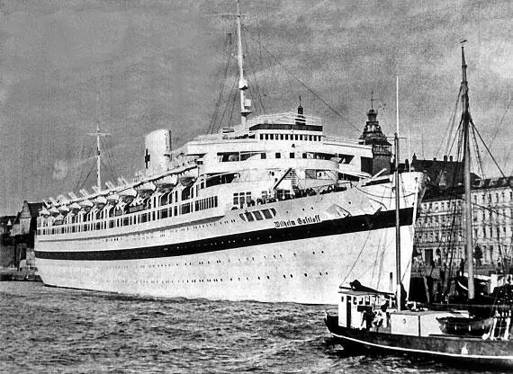 Лайнер Вильгельм Густлов потопленный АИМаринеско 30 января 1936 г - фото 52