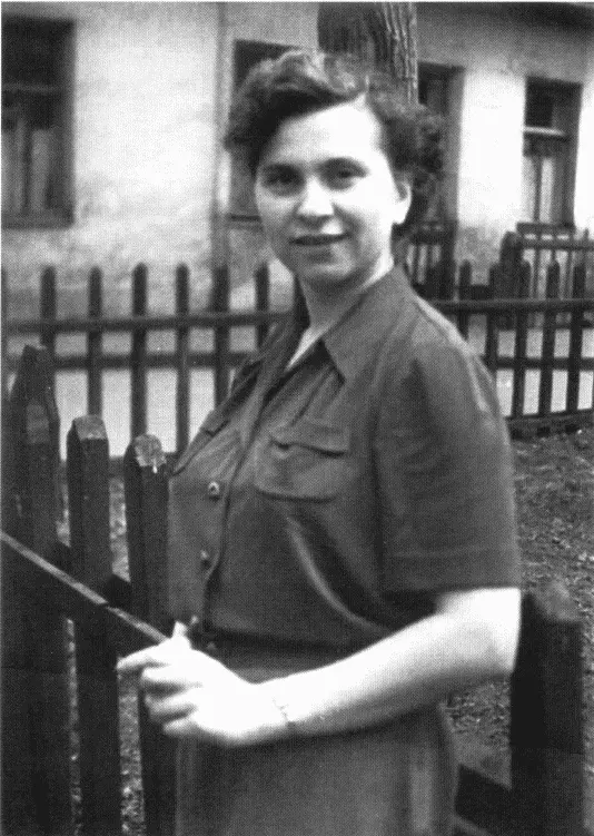 Наташа Дергачева 1956 В этом году мы познакомились с Аркадием Подмосковные - фото 9
