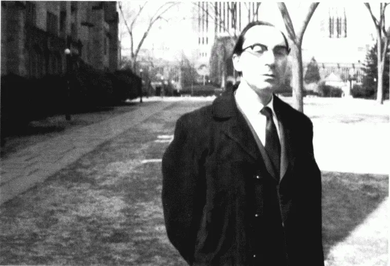 Аркадий Белинков На территории Йельского университета 1970 Эдуард Штейн на - фото 29