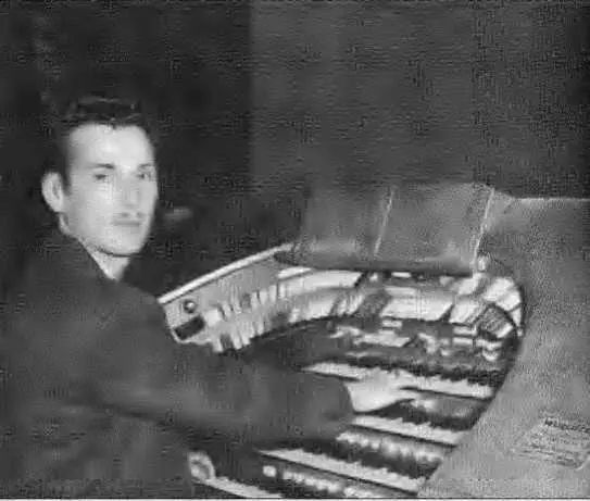 Двадцатилетний ЛаВей за театральным органом Wurlitzer Сцена одного из самых - фото 6