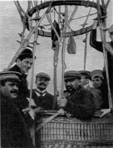 А И Куприн на воздушном шаре 1911 г А И Куприн 1910е гг А И - фото 13