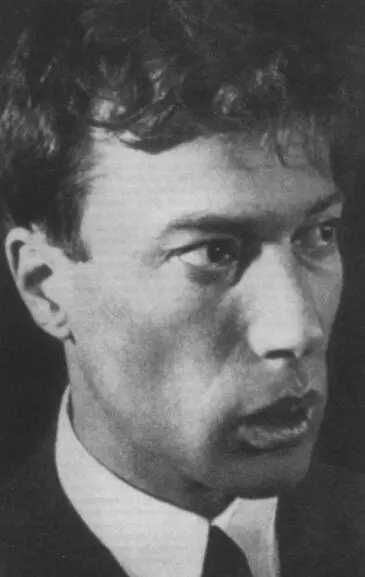 Борис Пастернак у гроба Маяковского в Клубе писателей 15 апреля 1930 г У - фото 14
