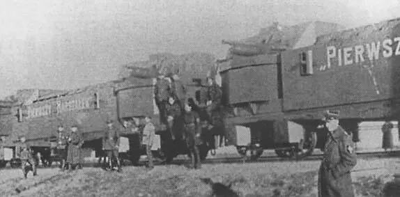 Польский бронепоезд Pierwszy Marszalek Panzer Zug 10 состоял из двух - фото 88