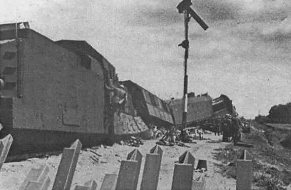 Германский бронепоезд Panzer Zug 1 сошедший с рельсов Голландия 1940 г - фото 101