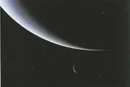 Изображение Нептуна переданное Вояджером2 Едва заметен крупнейший спутник - фото 198