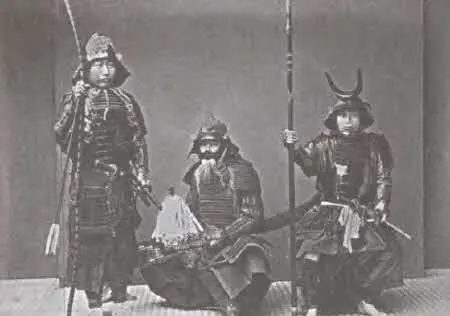 Самураи в полном вооружении XIX в Фотография Кусакабэ Кимбэй Ниндзя - фото 24