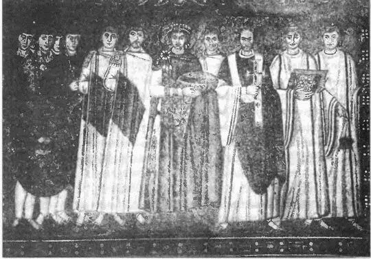 Рис 91 Юстиниан I и его двор вместе с Максимианом архиепископом Равеннским - фото 102