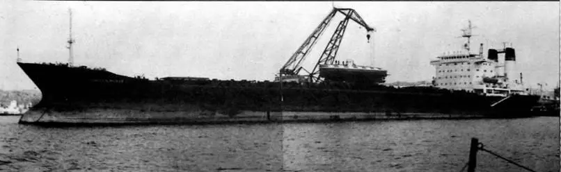 Погрузка батискафа на палубу сухогруза Зоя Космодемьянская в Севастопольской - фото 111