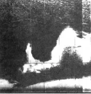 Лежащая на дне подводная лодка на экране гидролокатора бокового обзора 1976 - фото 57