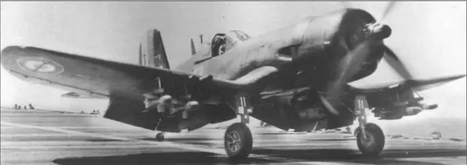 В 1960 году F4U7 бортовой номер 11 оснастили французскими противотанковыми - фото 237