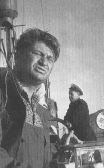 А Б Мигдал Ольга Северцева с добычей Много времени мы уделяли подводному - фото 94