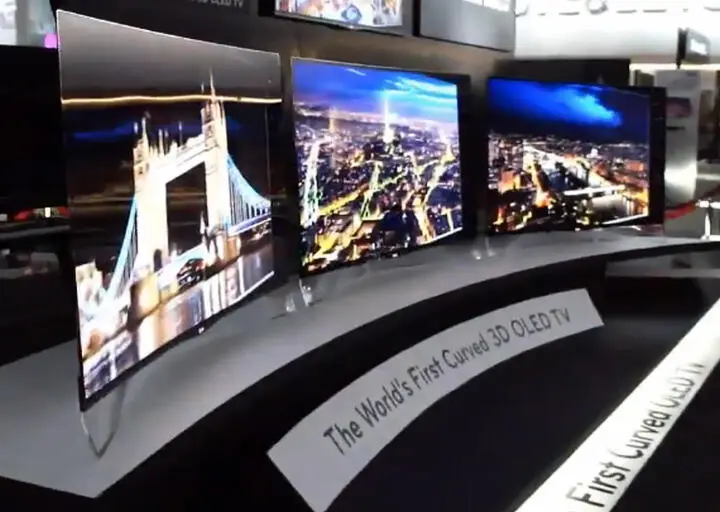 Вогнутый 3D OLED экран компании LG кадр из видеоролика на CES 2013 Среди - фото 90
