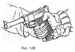 3 Схватите пистолет правой рукой как показано на рис 129 4 Продолжая - фото 118