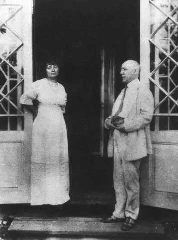 Ф Сологуб и Ан Чеботаревская на даче в Удриасе Фотография 1912 г Музей - фото 13