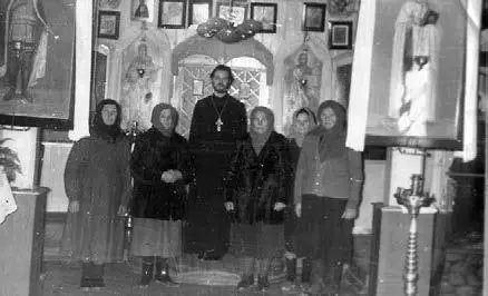 Отец Павел с прихожанами г Бухара 1967 год Слева о Павел после лагеря - фото 35