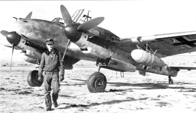 Выпуск самолетов Bf 110G2 начался в мае 1942 г Их использовали в качестве - фото 202