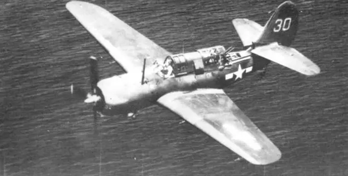 Когда в середине 1944 года флот начал получать новые авианосцы отсутствие - фото 103