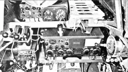 Интерьер кабины стрелкарадиста пулеметы сняты Вид по полету К сожалению в - фото 149