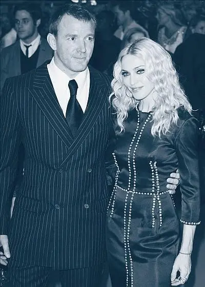 Гай Ричи и Мадонна К сожалению после почти восьми лет супружеской жизни - фото 125