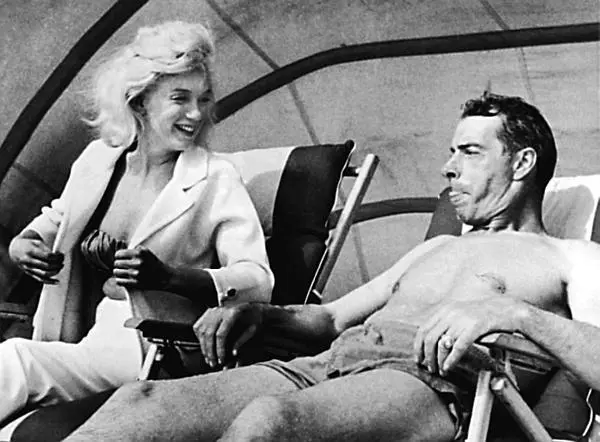 С Ди Маджо во Флориде Осенью 1952 года Минардос и Мэрилин даже позвонят в - фото 76