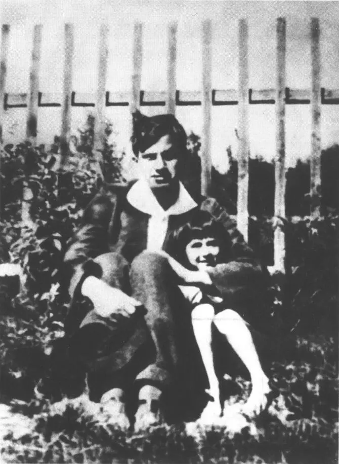 Маяковский с Борей Чуковским сыном К И Чуковского Чукоккала 1915 - фото 8