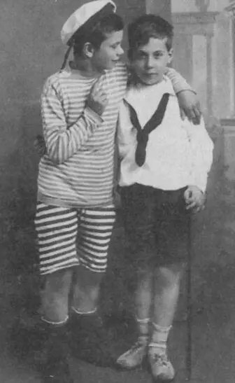 Ирина с двоюродным братом Юрой 1918 год Ирина Наталья дочь Ильи - фото 4