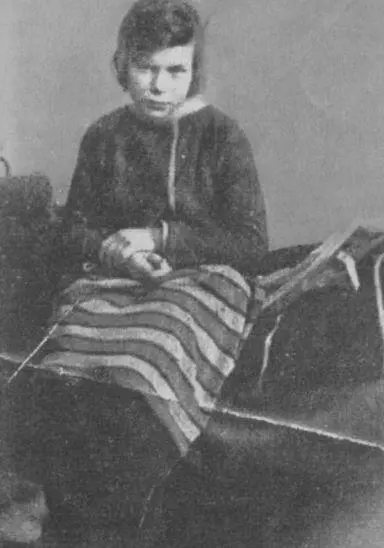 Ирина Эренбург Москва 1924 год Фото И Г Эренбурга Ирина и Габи Париж - фото 8