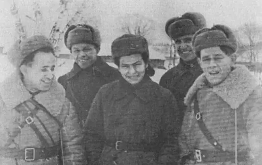 Ирина Эренбург военный корреспондент газеты Уничтожим врага 6 января 1943 - фото 33
