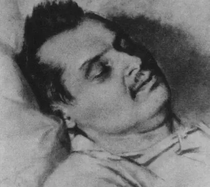 Бальзак на смертном одре С рисунка Жиро Госпожа Оноре де Бальзак пережила - фото 69