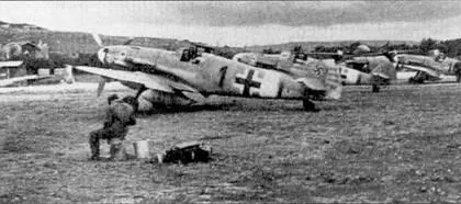 Самолеты 8JG53 на сицилийском аэродроме начало марта 1943 г На переднем - фото 82