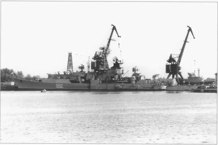 РКР Адмирал Зозуля во время ремонта Ленинград 6 октября 1991 года Собрание - фото 33